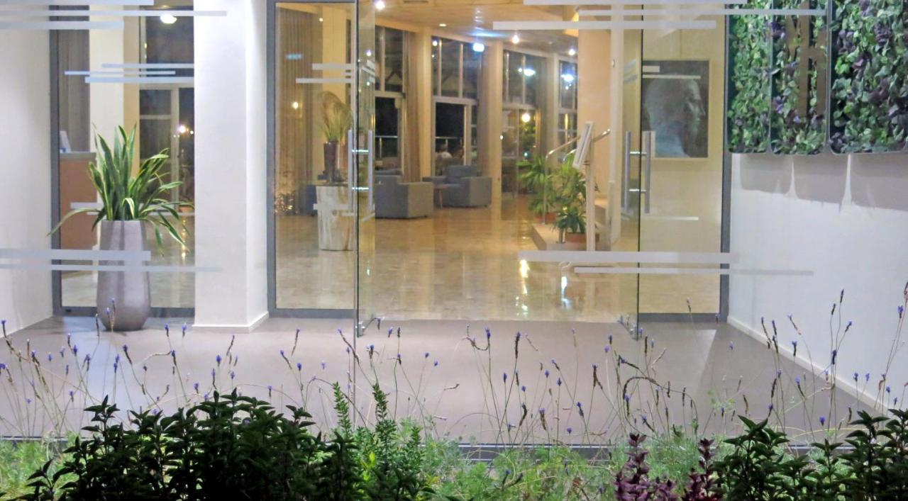 Marina Hotel ไอยานาปา ภายนอก รูปภาพ