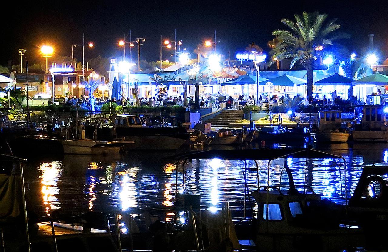 Marina Hotel ไอยานาปา ภายนอก รูปภาพ